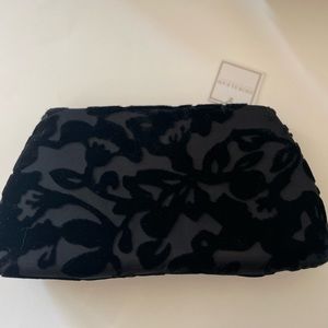 Shiraleah Black Velvet Floral Print Clutch NWT.